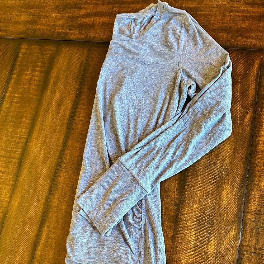 Gap fit maternity long sleeve, activewear